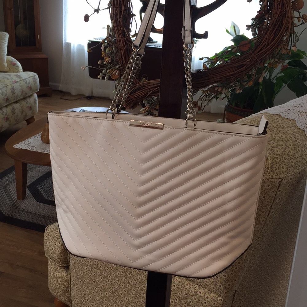 Nine West purse...New without tags